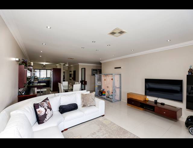 3 BEDROOM SECTIONAL TITLE FOR SALE IN ATHLONE